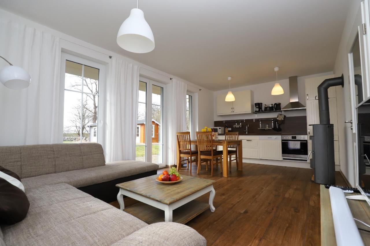 Ferienwohnung1 In Der Villa Westwind Thiessow Bagian luar foto
